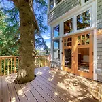 Tabor Treehouse