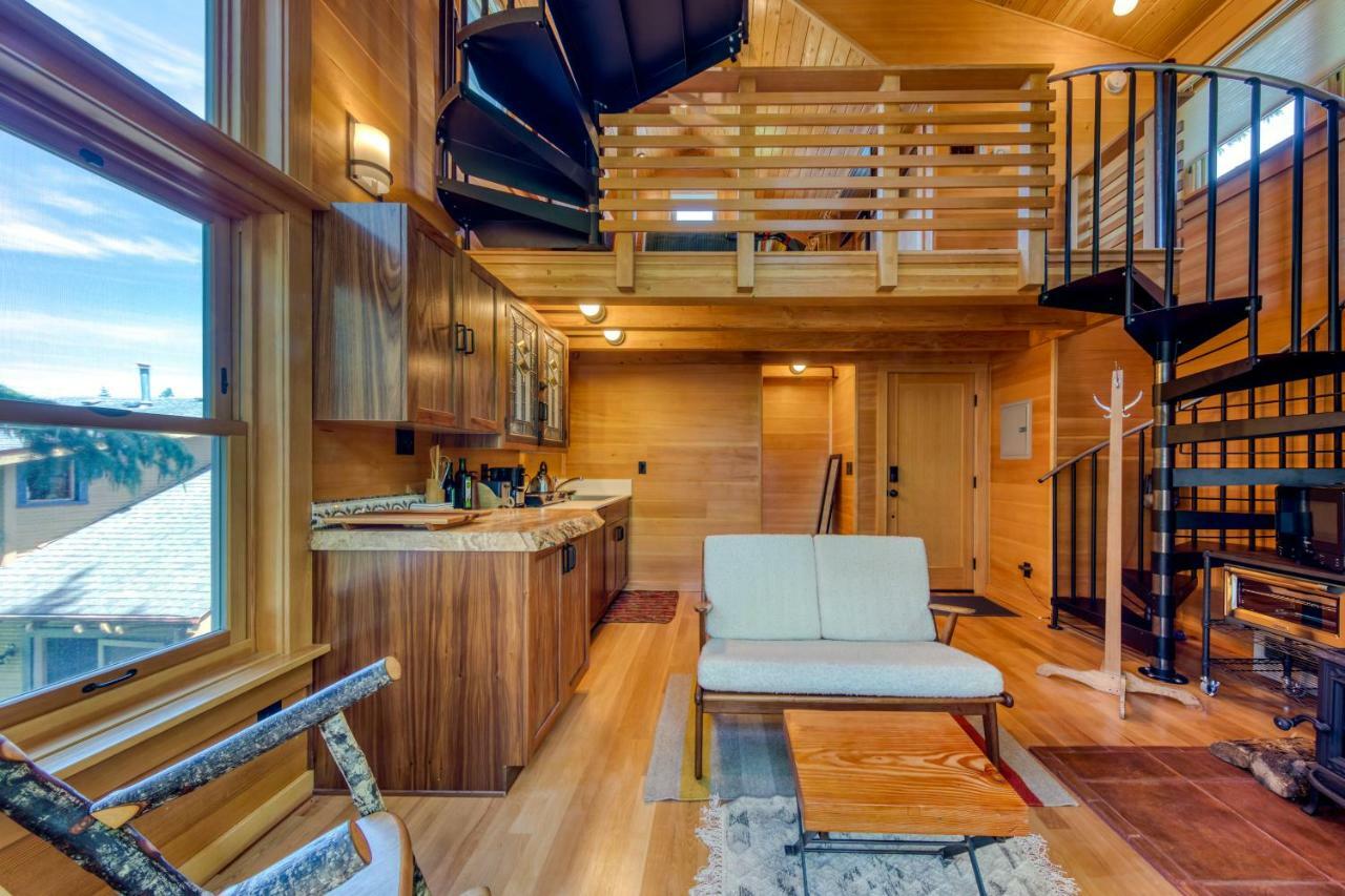 Tabor Treehouse * Portland